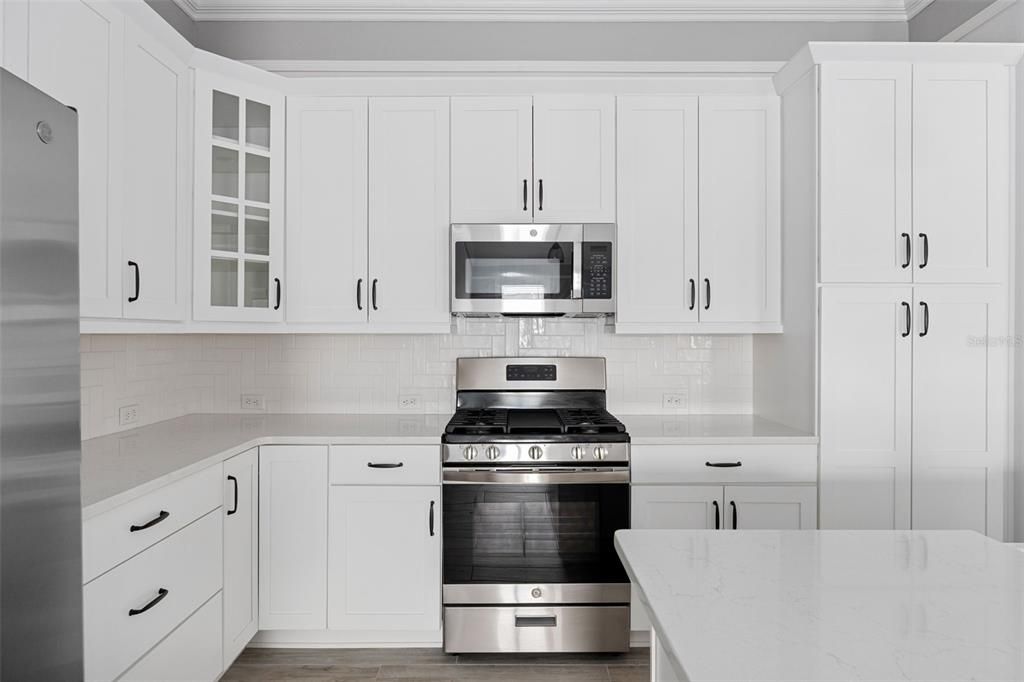 For Sale: $569,000 (3 beds, 2 baths, 1922 Square Feet)