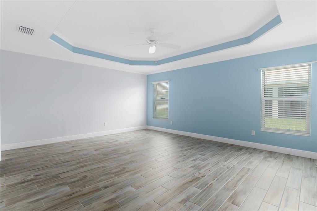 For Sale: $569,000 (3 beds, 2 baths, 1922 Square Feet)