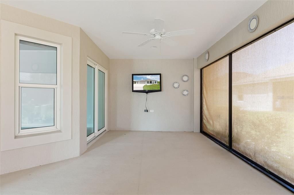 For Sale: $569,000 (3 beds, 2 baths, 1922 Square Feet)