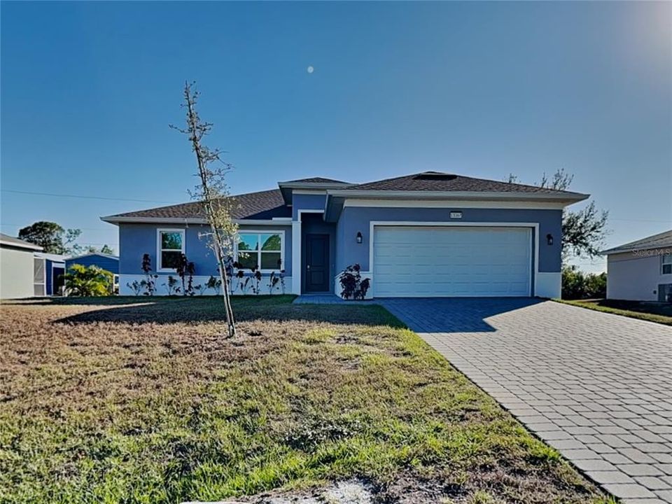For Sale: $329,900 (4 beds, 2 baths, 1914 Square Feet)