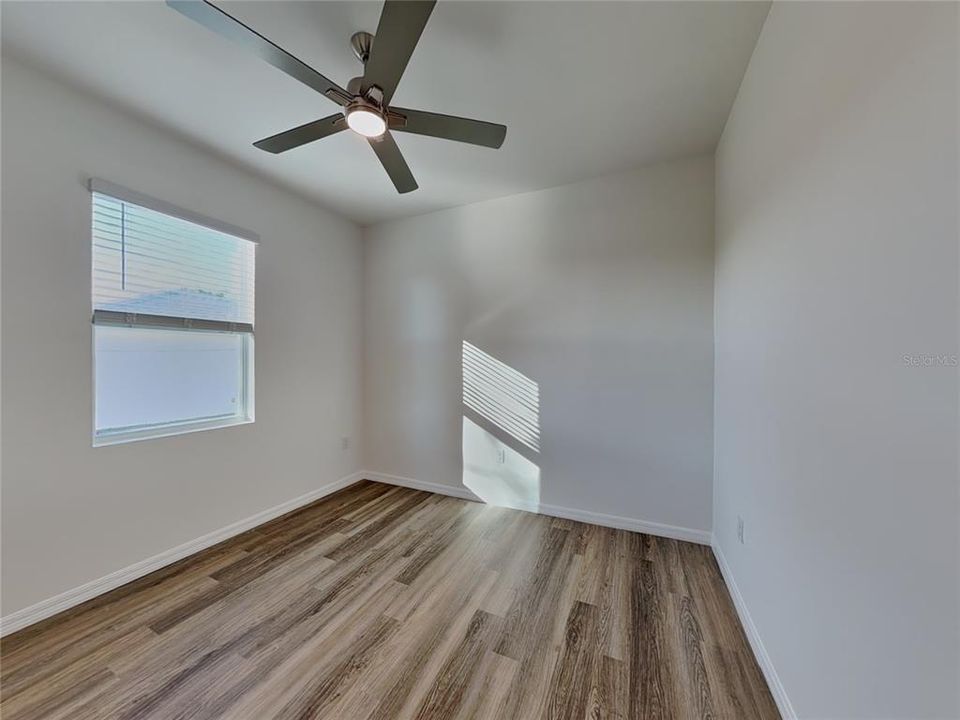 For Sale: $329,900 (4 beds, 2 baths, 1914 Square Feet)