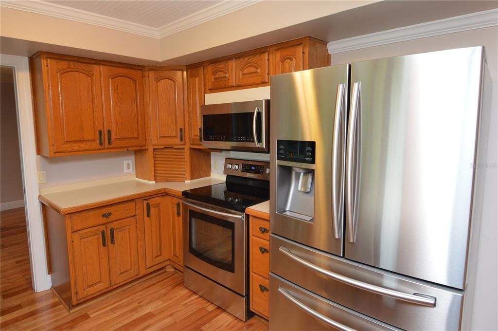 В аренду: $3,250 (3 спален, 2 ванн, 1761 Квадратных фут)