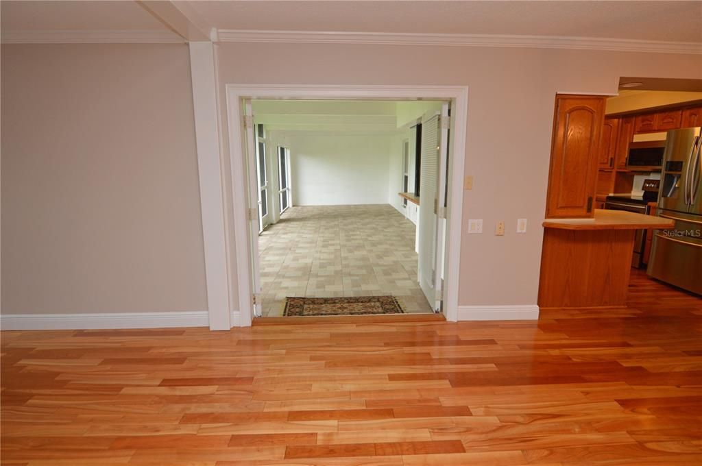 В аренду: $3,250 (3 спален, 2 ванн, 1761 Квадратных фут)
