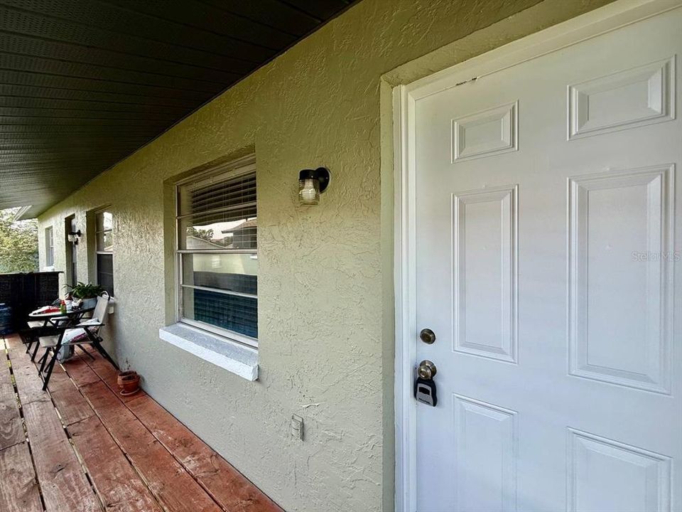 For Rent: $1,700 (2 beds, 1 baths, 1728 Square Feet)