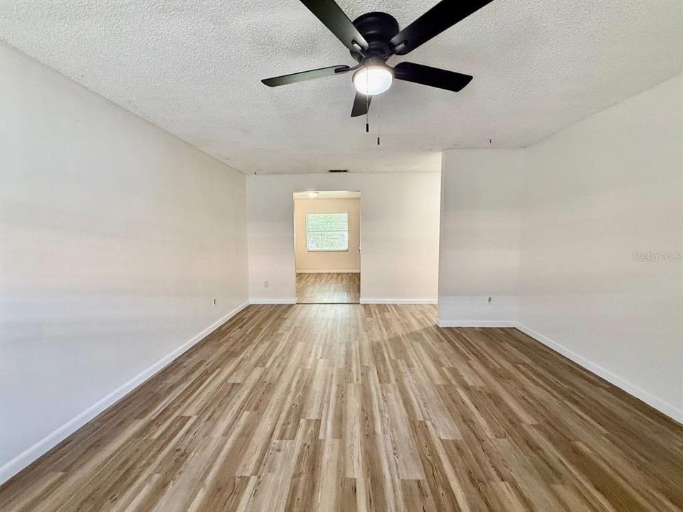For Rent: $1,700 (2 beds, 1 baths, 1728 Square Feet)