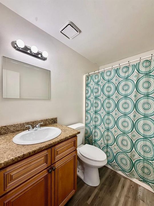 For Rent: $1,700 (2 beds, 1 baths, 1728 Square Feet)