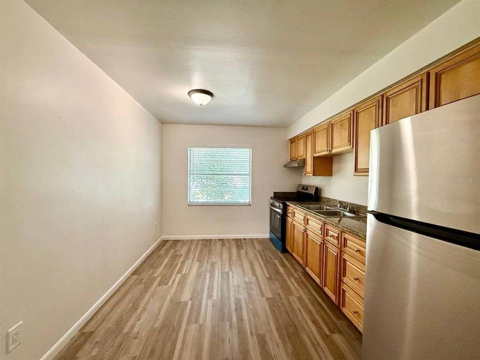 For Rent: $1,700 (2 beds, 1 baths, 1728 Square Feet)