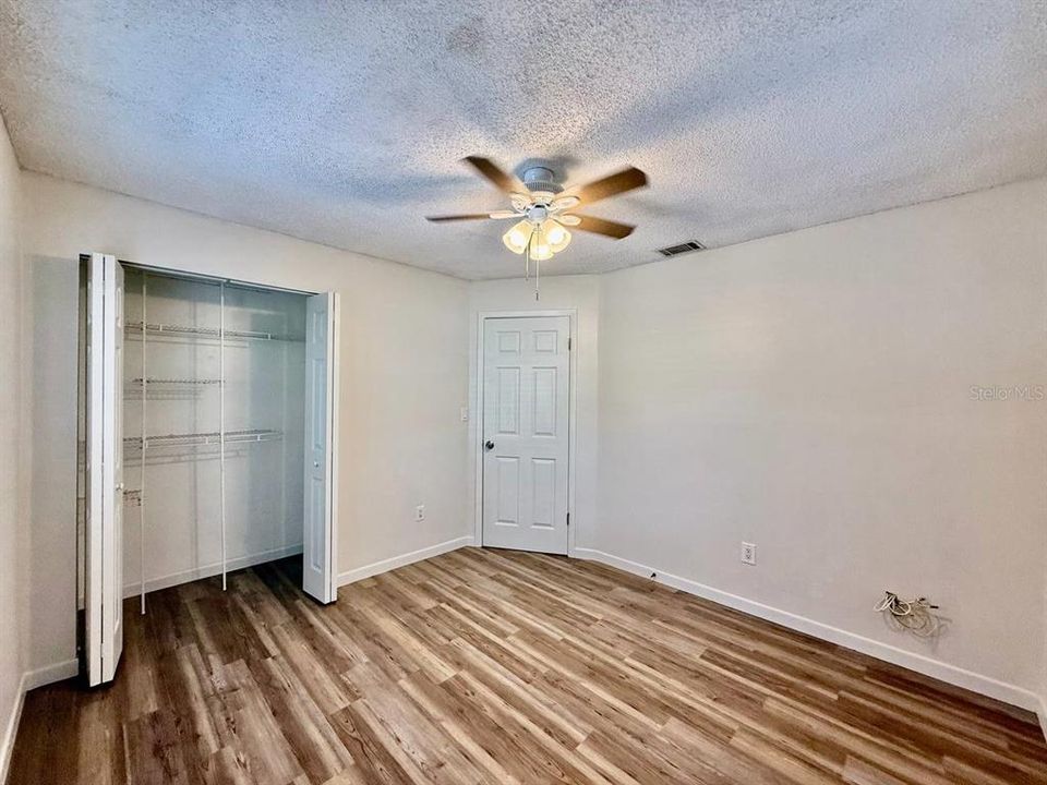 For Rent: $1,700 (2 beds, 1 baths, 1728 Square Feet)