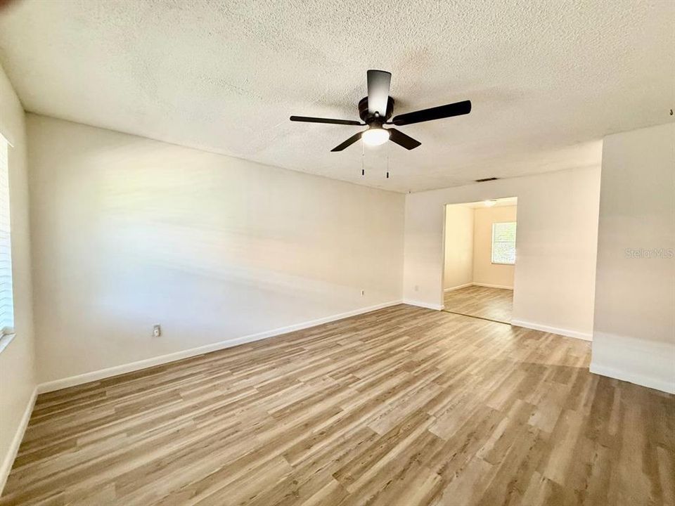 For Rent: $1,700 (2 beds, 1 baths, 1728 Square Feet)