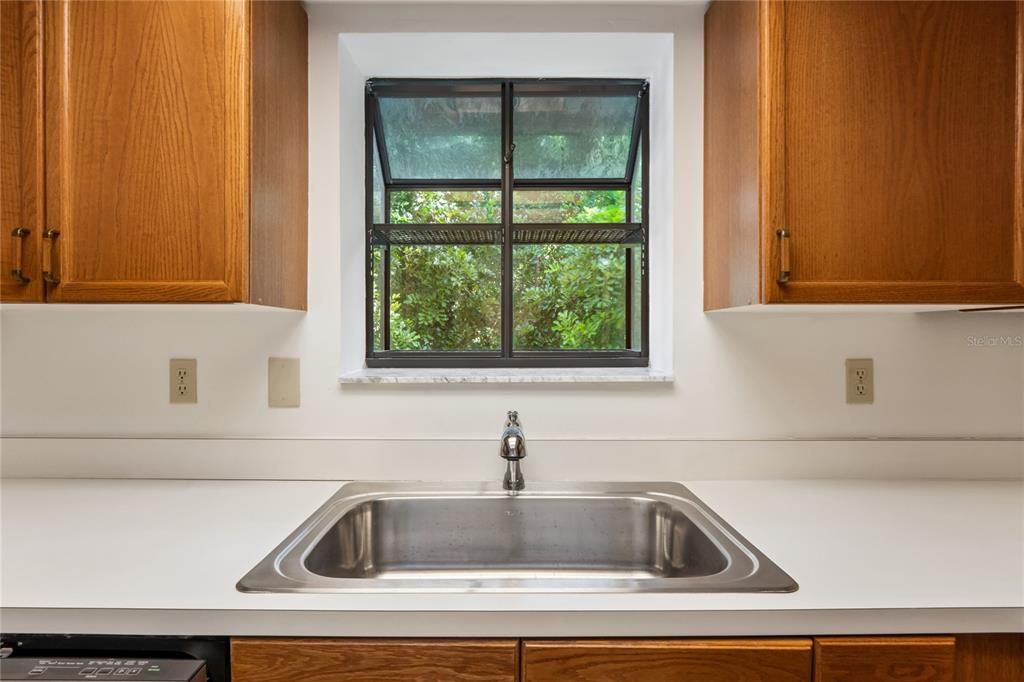 For Rent: $1,500 (1 beds, 1 baths, 760 Square Feet)