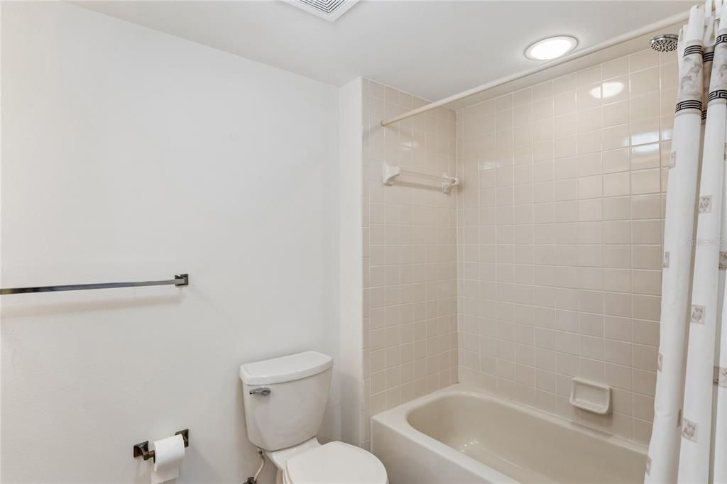 For Rent: $1,500 (1 beds, 1 baths, 760 Square Feet)