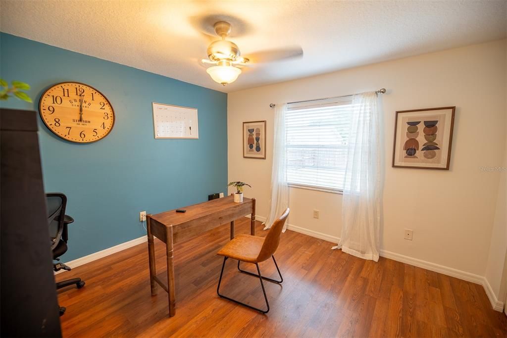For Rent: $2,100 (2 beds, 1 baths, 882 Square Feet)