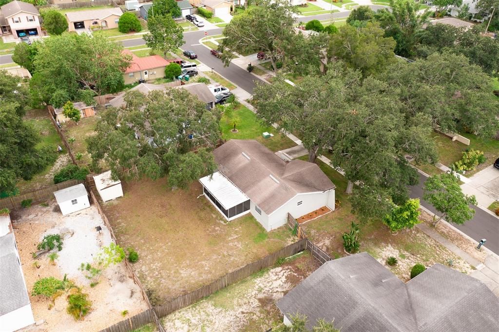 For Rent: $2,100 (2 beds, 1 baths, 882 Square Feet)
