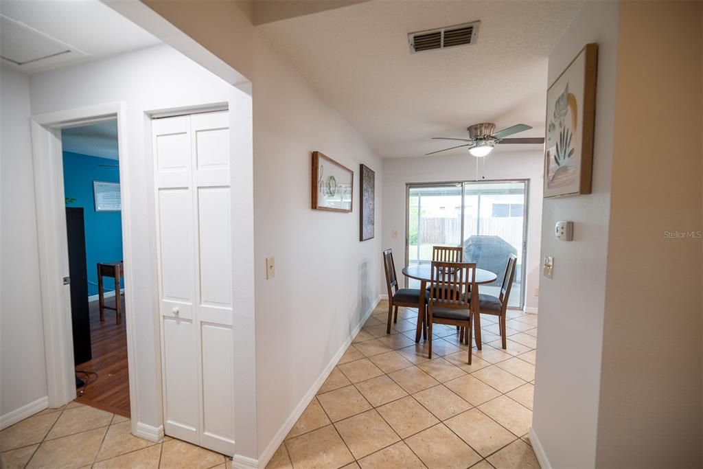 For Rent: $2,100 (2 beds, 1 baths, 882 Square Feet)