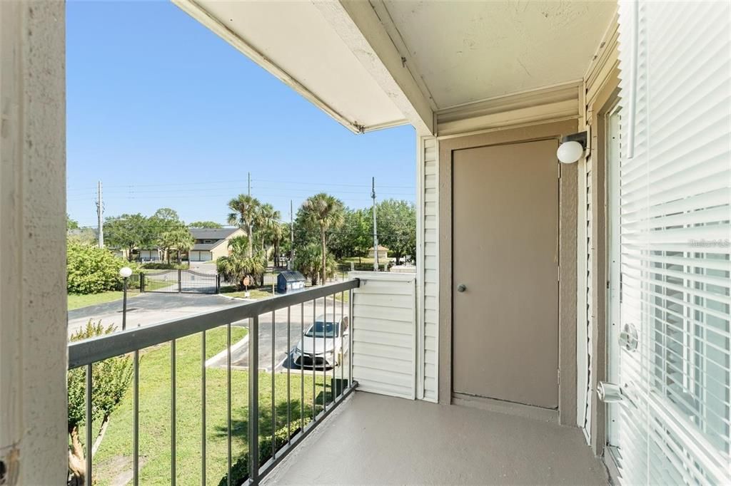 For Rent: $1,650 (2 beds, 2 baths, 864 Square Feet)
