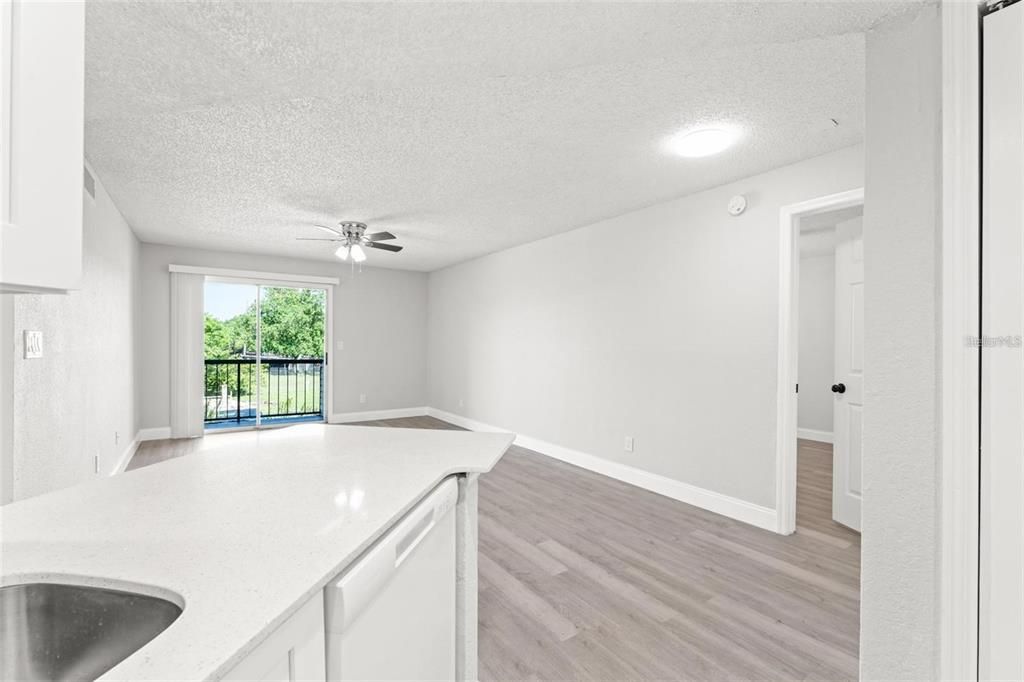 For Rent: $1,650 (2 beds, 2 baths, 864 Square Feet)