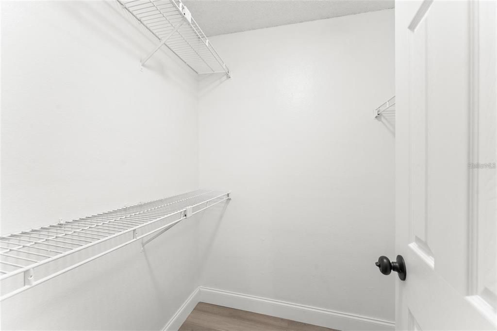 For Rent: $1,650 (2 beds, 2 baths, 864 Square Feet)