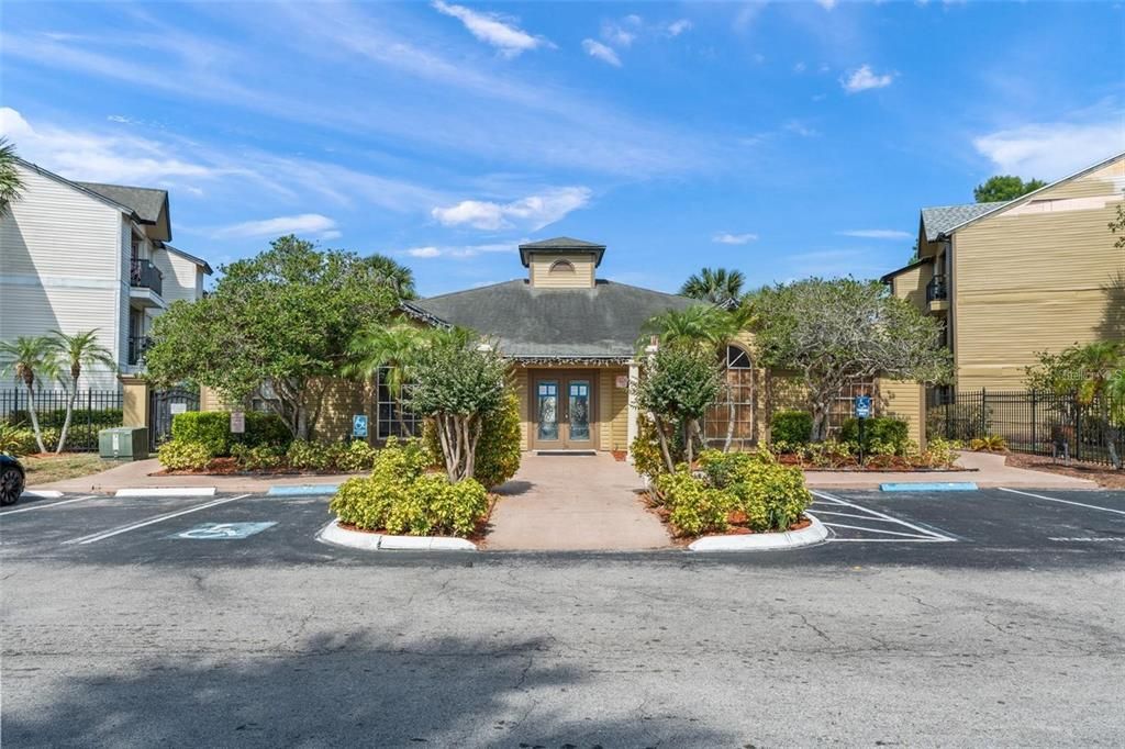 For Rent: $1,650 (2 beds, 2 baths, 864 Square Feet)