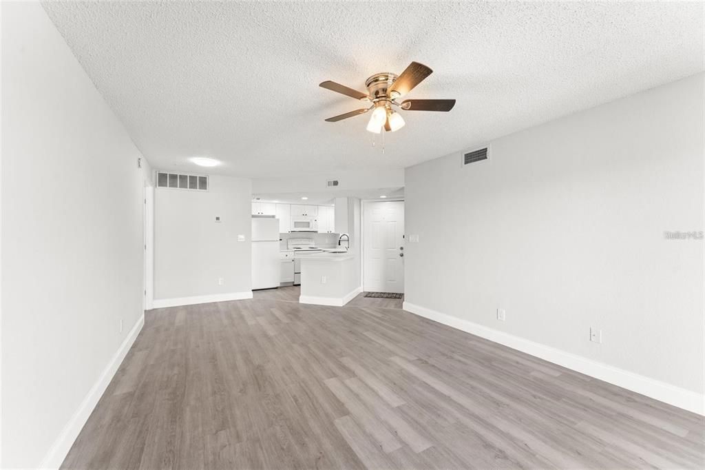 For Rent: $1,650 (2 beds, 2 baths, 864 Square Feet)
