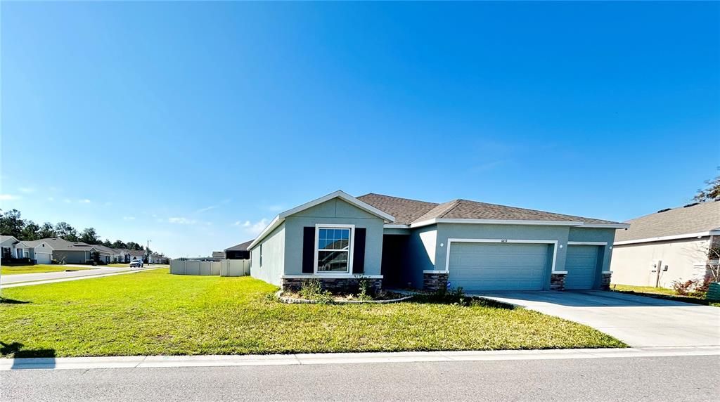 For Sale: $409,900 (4 beds, 3 baths, 2546 Square Feet)