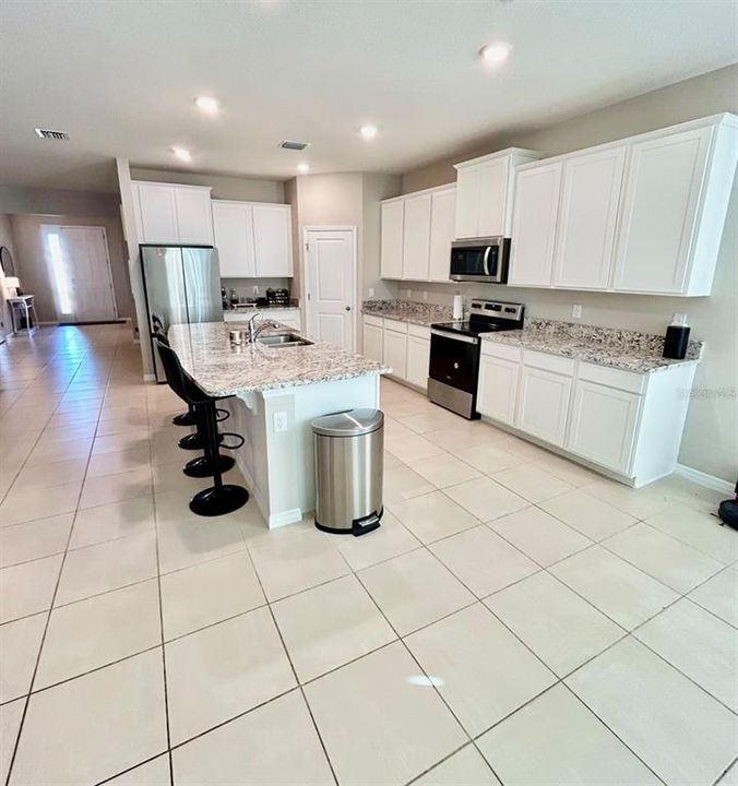For Sale: $409,900 (4 beds, 3 baths, 2546 Square Feet)