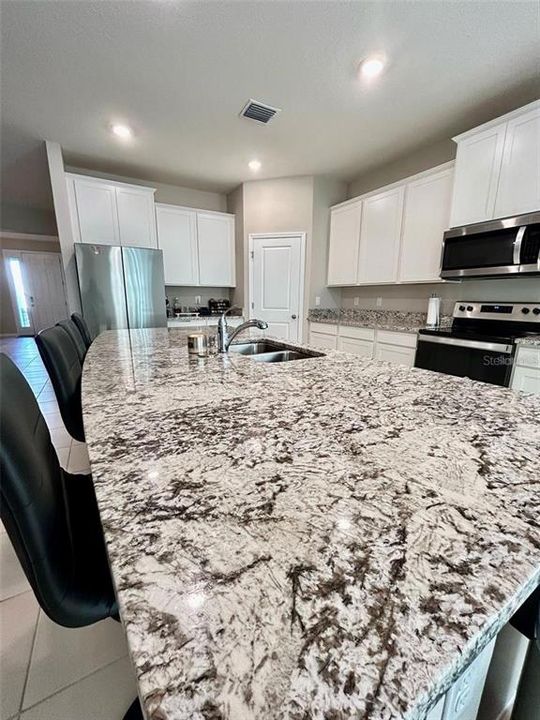 For Sale: $409,900 (4 beds, 3 baths, 2546 Square Feet)
