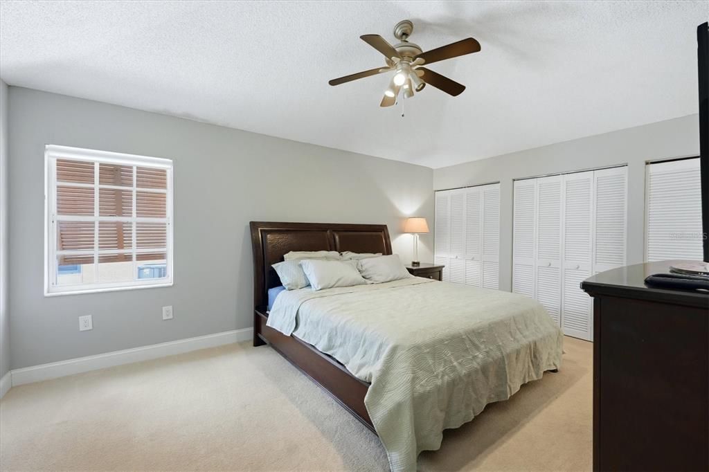 For Sale: $269,000 (2 beds, 2 baths, 1241 Square Feet)
