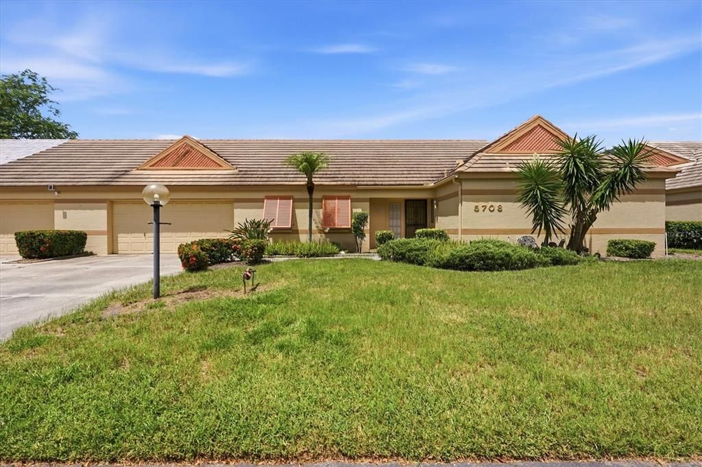 For Sale: $269,000 (2 beds, 2 baths, 1241 Square Feet)