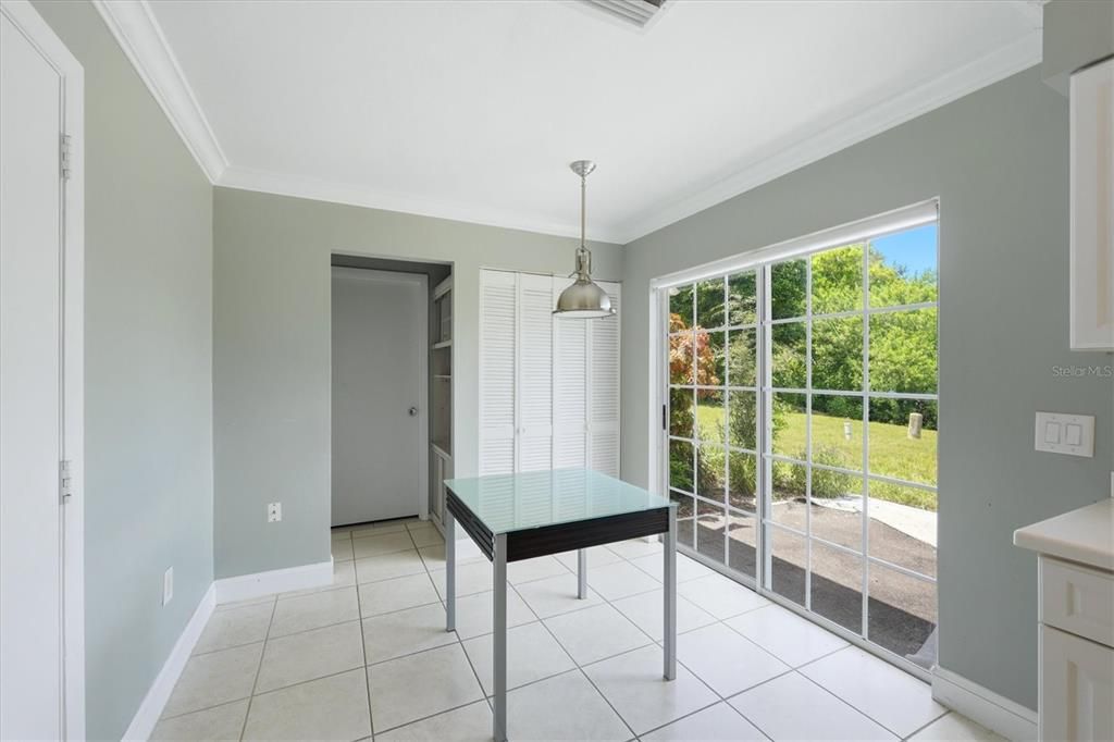 For Sale: $269,000 (2 beds, 2 baths, 1241 Square Feet)
