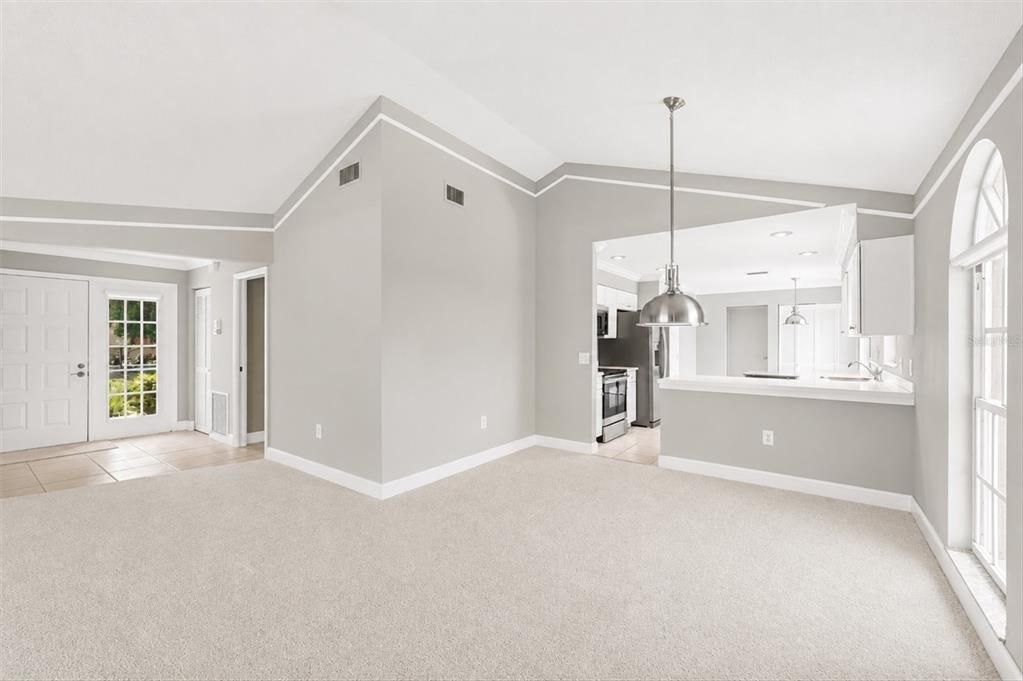 For Sale: $269,000 (2 beds, 2 baths, 1241 Square Feet)