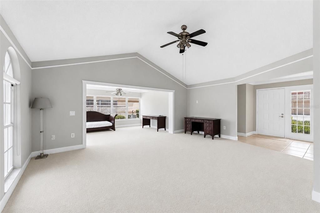 For Sale: $269,000 (2 beds, 2 baths, 1241 Square Feet)