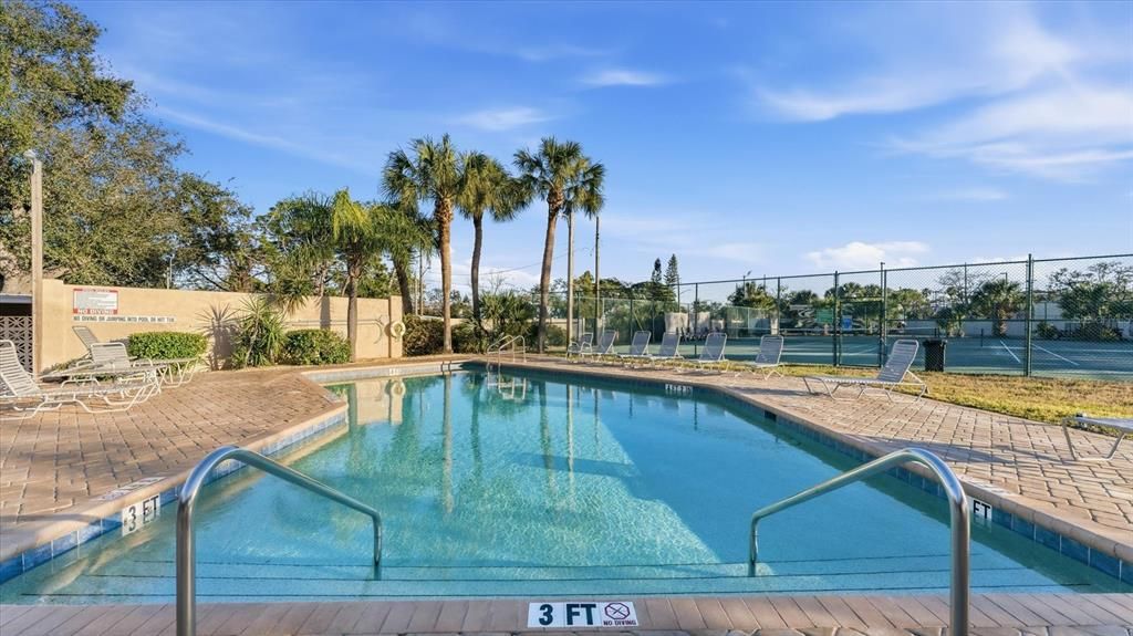 For Sale: $269,000 (2 beds, 2 baths, 1241 Square Feet)