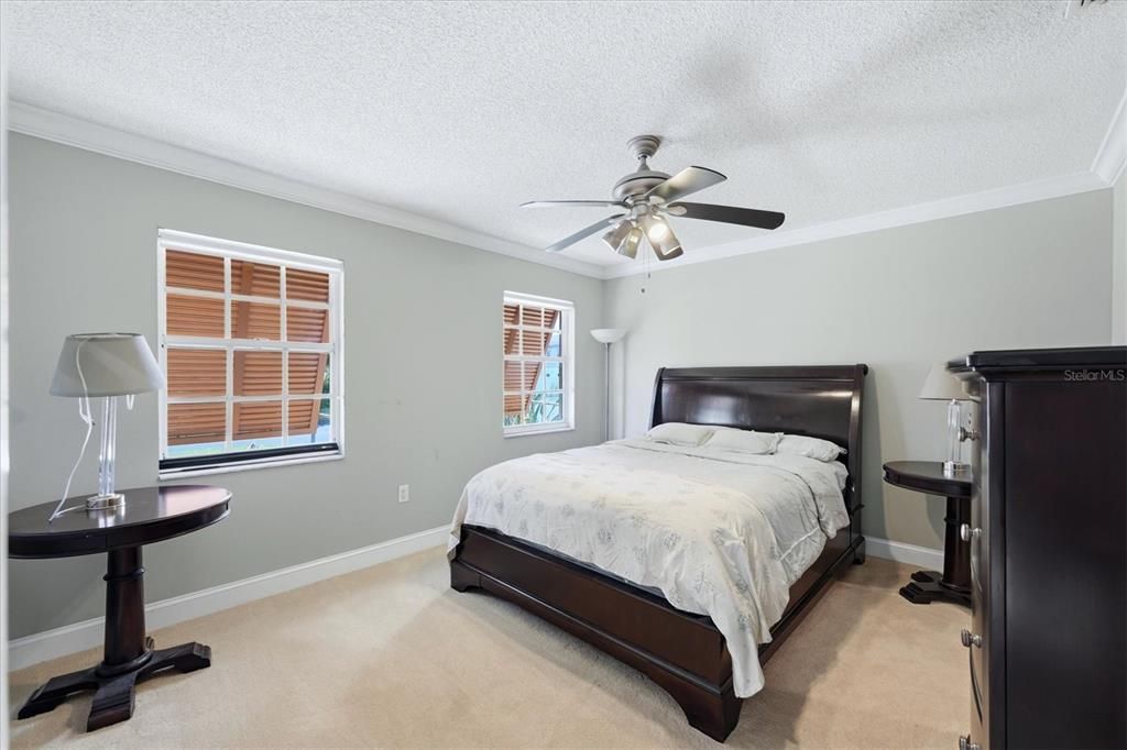 For Sale: $269,000 (2 beds, 2 baths, 1241 Square Feet)