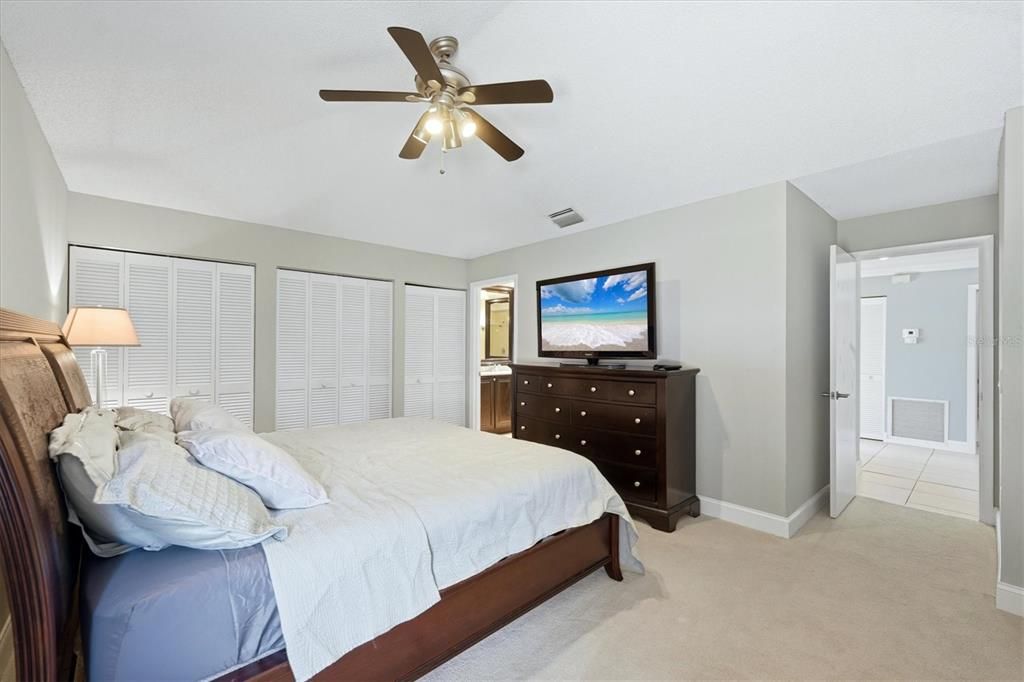 For Sale: $269,000 (2 beds, 2 baths, 1241 Square Feet)