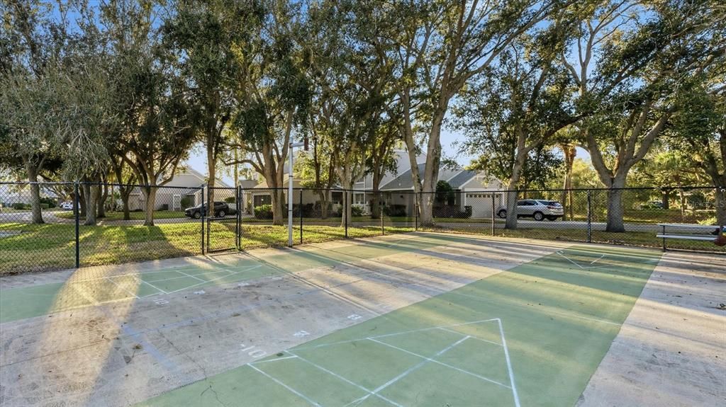 For Sale: $269,000 (2 beds, 2 baths, 1241 Square Feet)