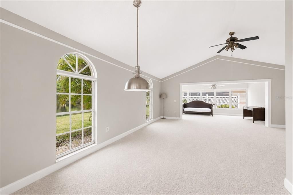 For Sale: $269,000 (2 beds, 2 baths, 1241 Square Feet)