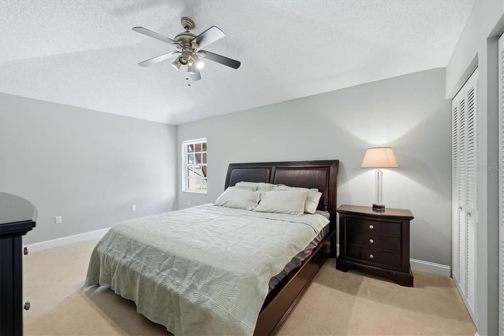 For Sale: $269,000 (2 beds, 2 baths, 1241 Square Feet)