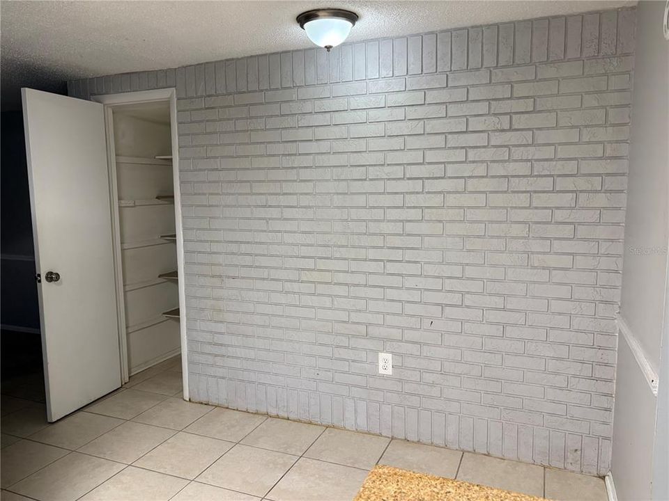 На продажу: $224,900 (2 спален, 2 ванн, 1579 Квадратных фут)