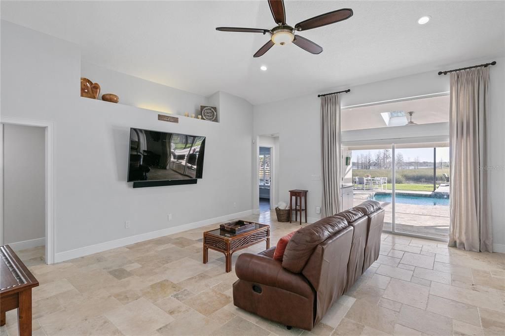 For Sale: $925,000 (4 beds, 3 baths, 2434 Square Feet)