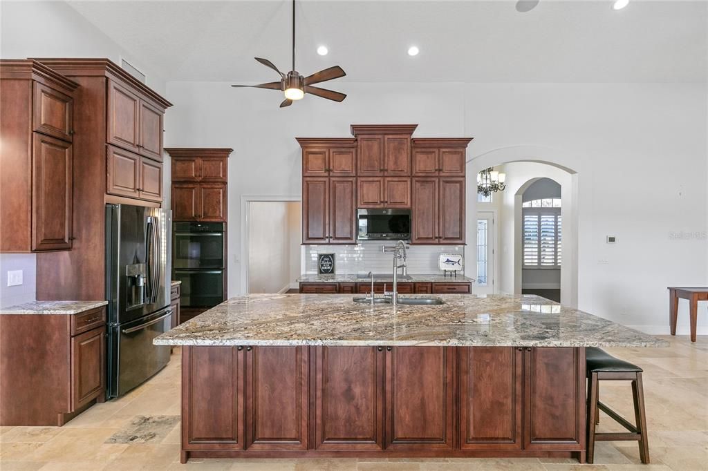 For Sale: $925,000 (4 beds, 3 baths, 2434 Square Feet)