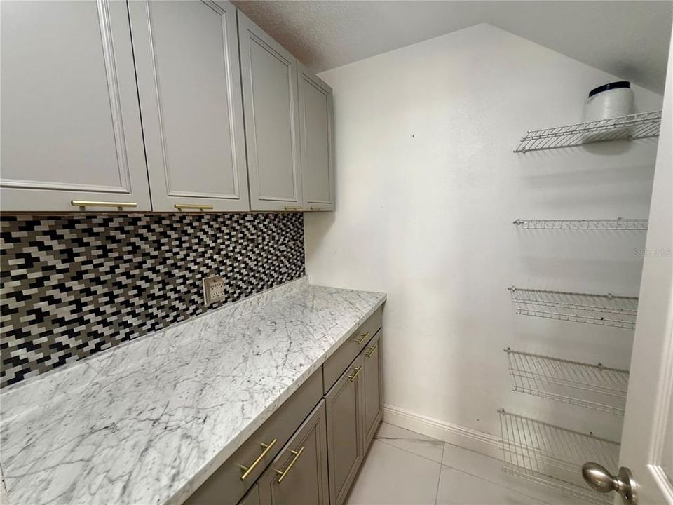 В аренду: $3,300 (4 спален, 2 ванн, 2328 Квадратных фут)