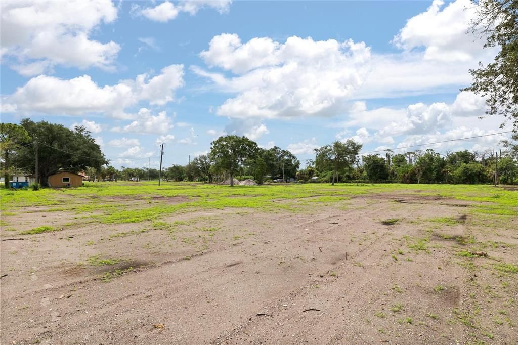 For Sale: $1,585,000 (4.90 acres)
