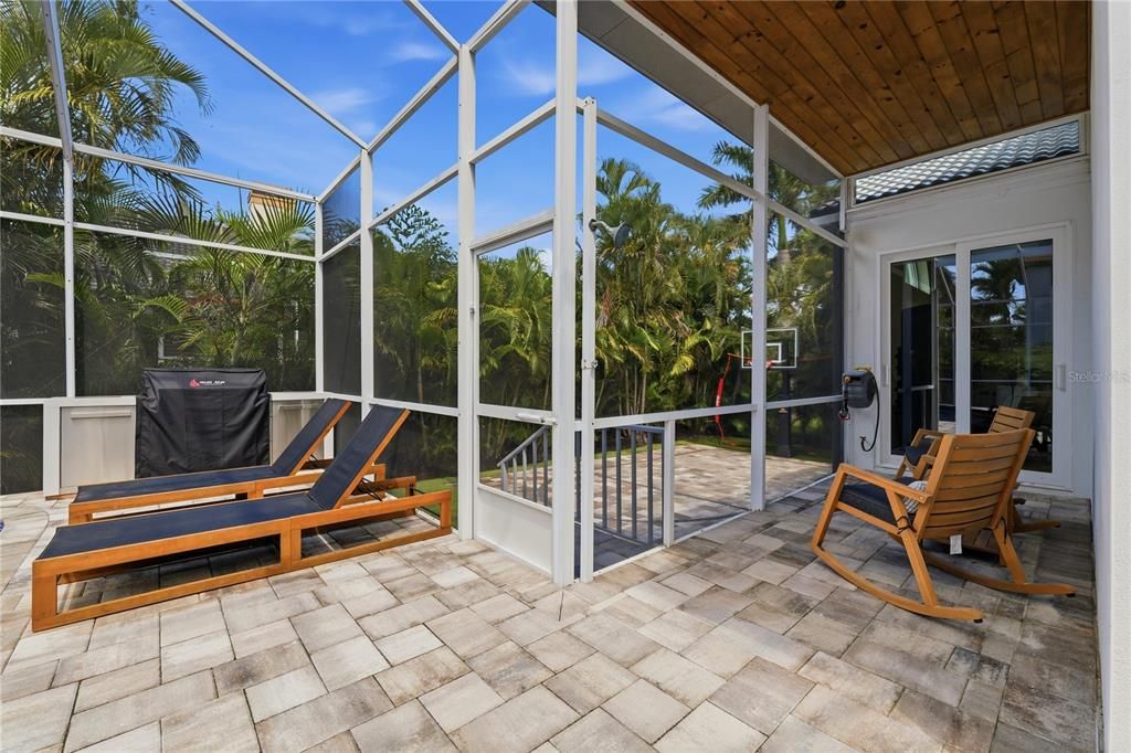 Activo con contrato: $1,350,000 (3 camas, 2 baños, 2272 Pies cuadrados)