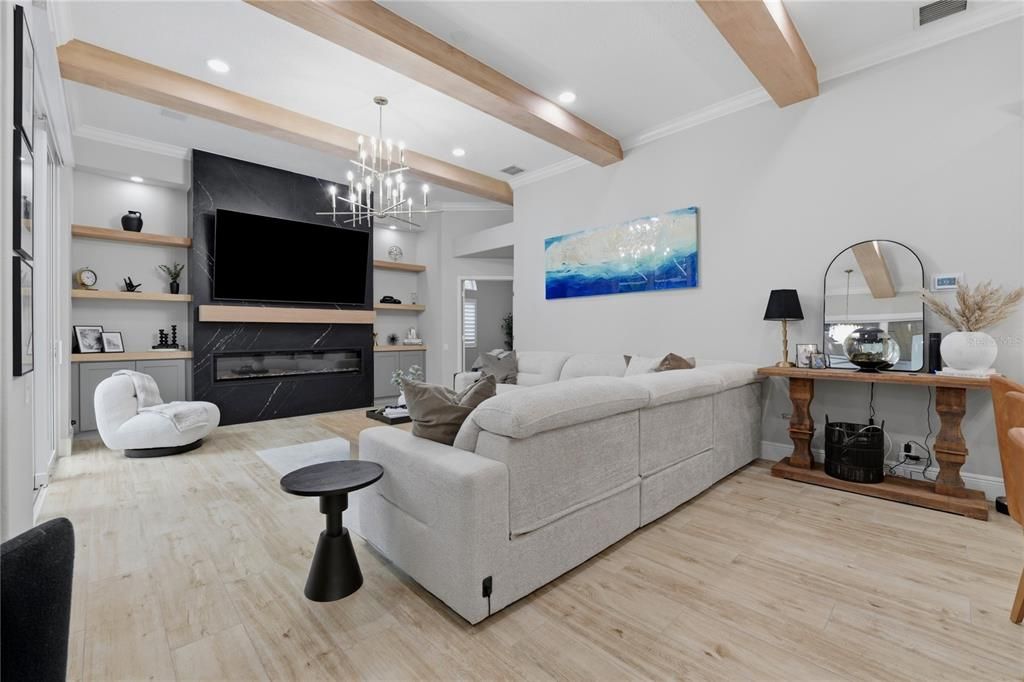 Activo con contrato: $1,350,000 (3 camas, 2 baños, 2272 Pies cuadrados)
