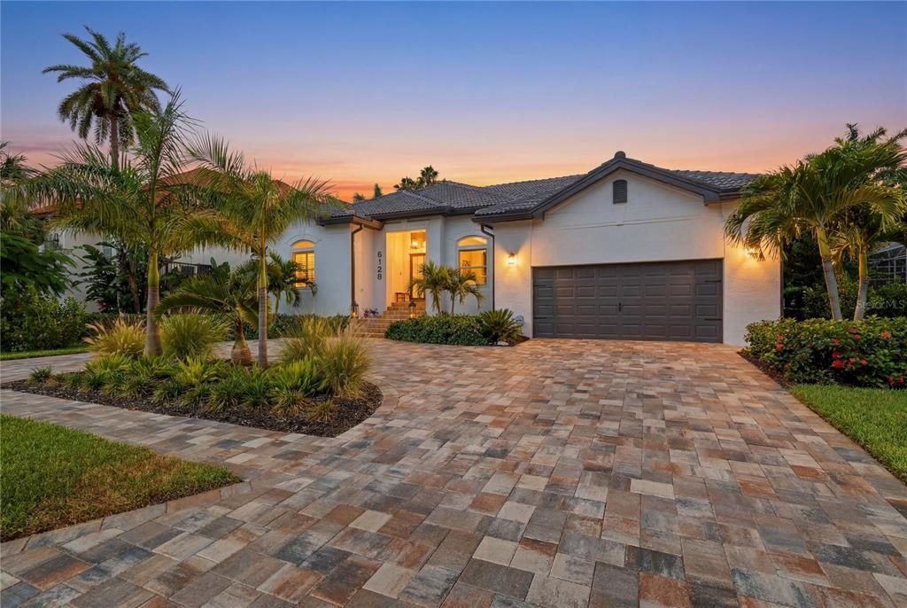Activo con contrato: $1,350,000 (3 camas, 2 baños, 2272 Pies cuadrados)