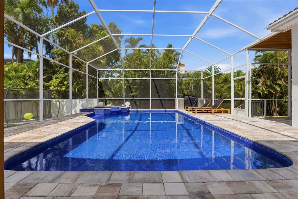 Activo con contrato: $1,350,000 (3 camas, 2 baños, 2272 Pies cuadrados)