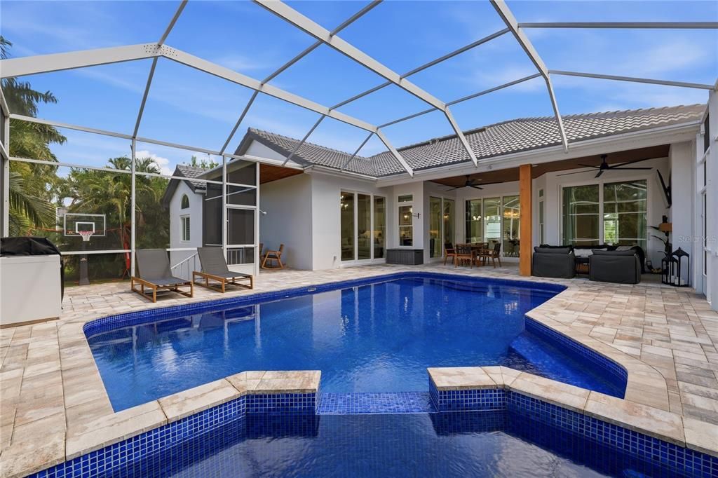 Activo con contrato: $1,350,000 (3 camas, 2 baños, 2272 Pies cuadrados)