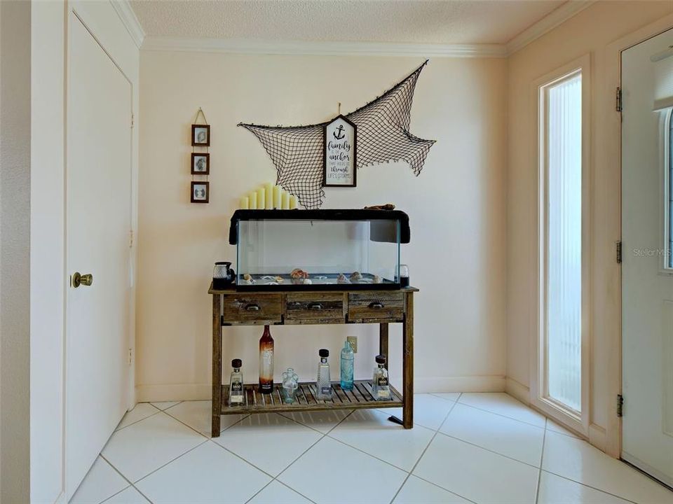 For Sale: $312,900 (2 beds, 2 baths, 1900 Square Feet)