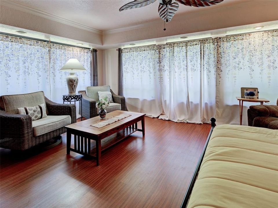 For Sale: $312,900 (2 beds, 2 baths, 1900 Square Feet)