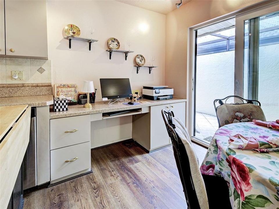 For Sale: $312,900 (2 beds, 2 baths, 1900 Square Feet)